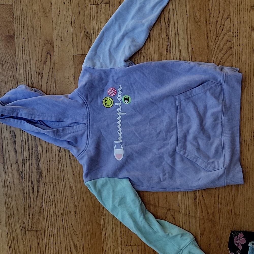 Girls Champion sweatshirt size small